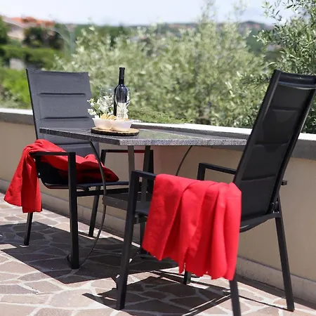 Suzi Apartament *